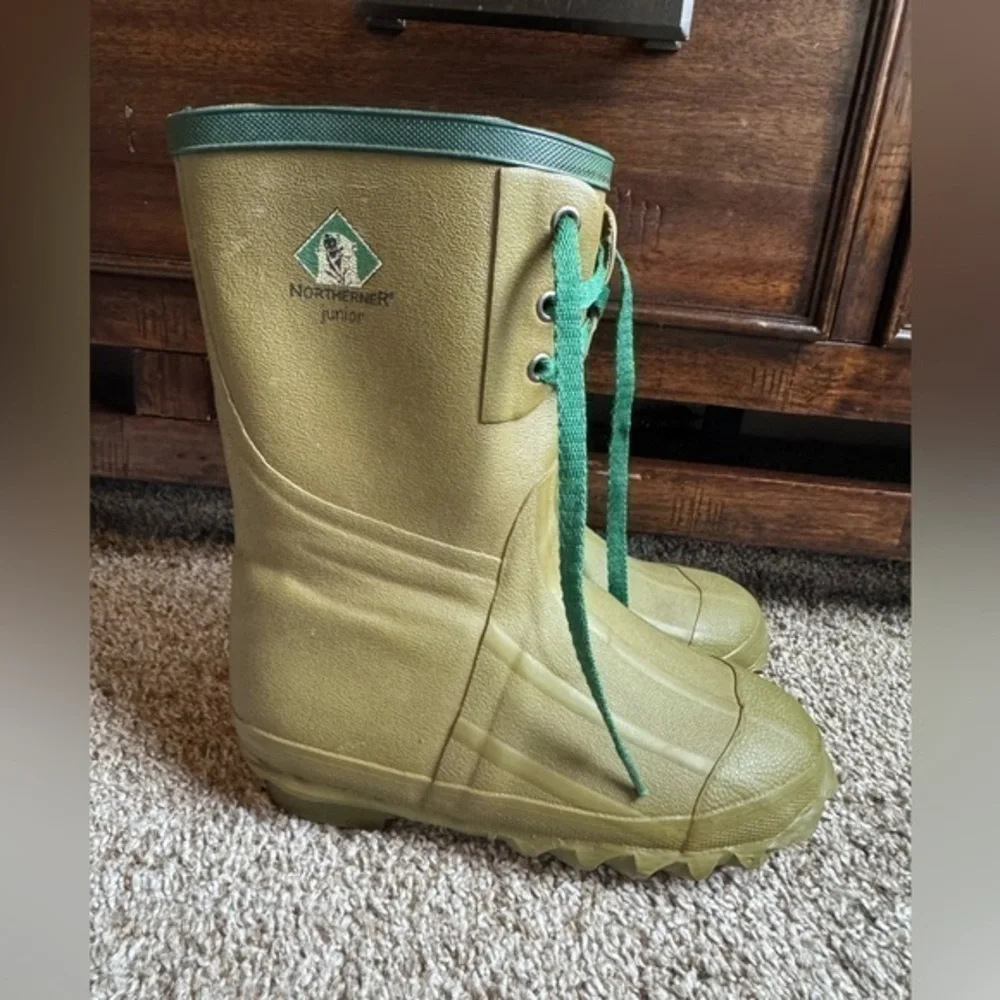 Northerner Junior heavy soled insulated rain boots steel shank farm boots